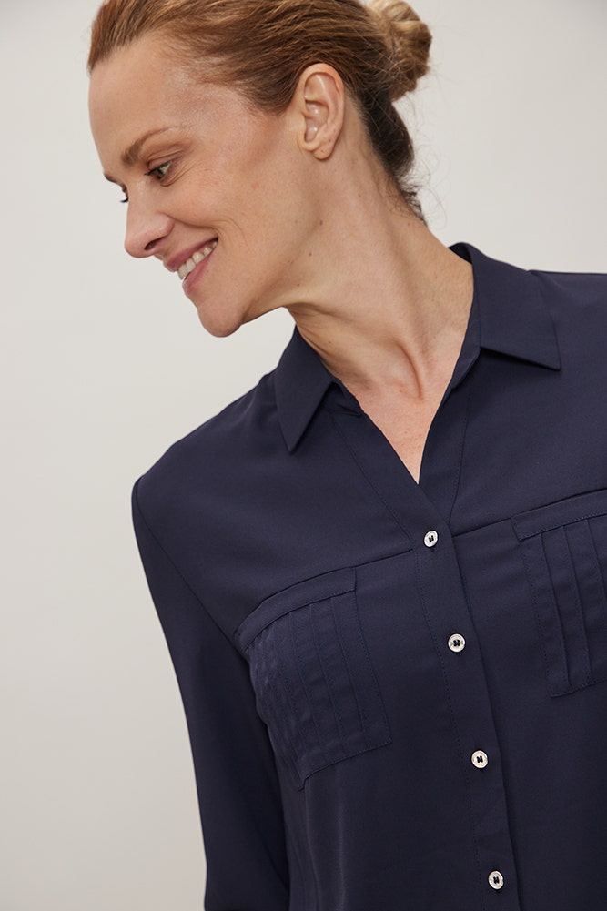 BLUSA LISA DE POLYESTER