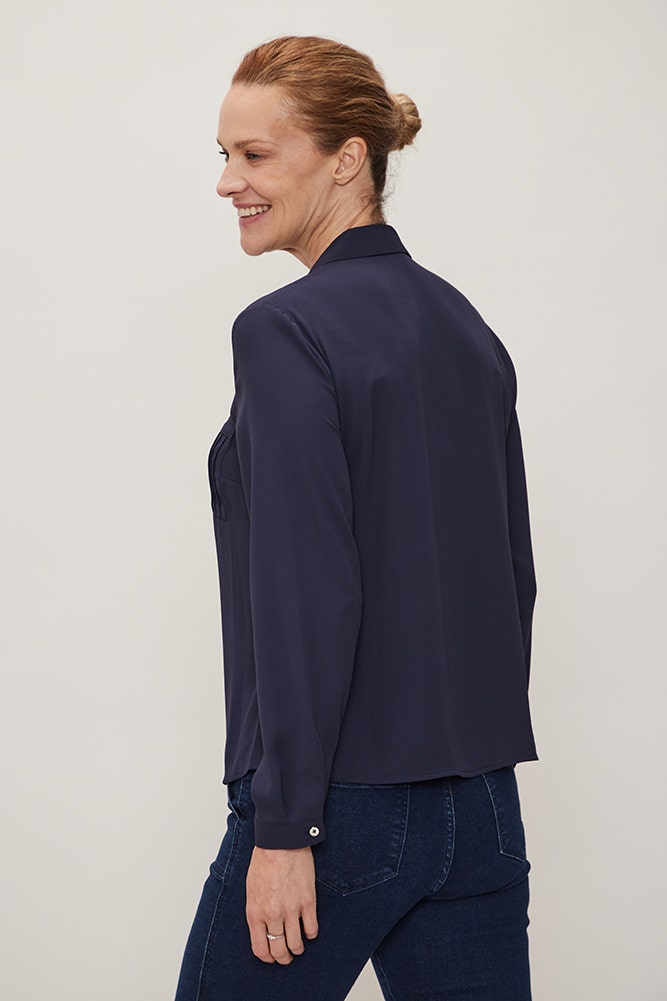 BLUSA LISA DE POLYESTER