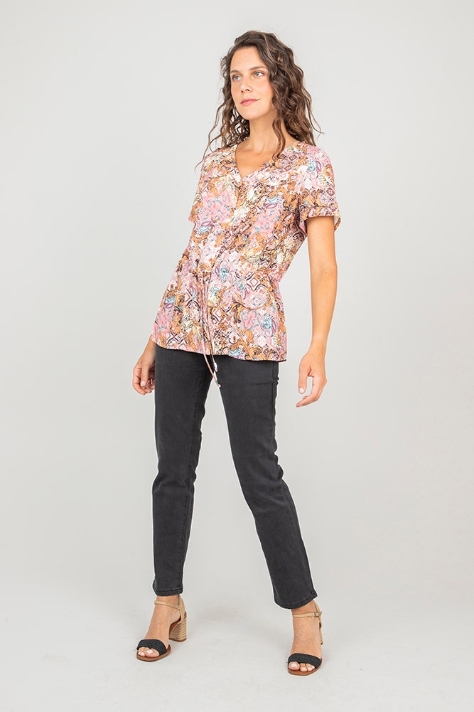 BLUSA DE POLYESTER ESTAMPADA